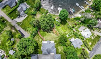 13 Kellogg St, Brookfield, CT 06804