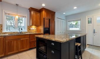 73 Conanicus Ave 4, Jamestown, RI 02835