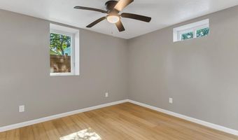 216 Hillsdale Dr, Ballwin, MO 63011