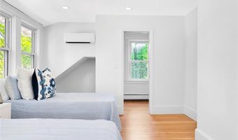 114 Rodman St, Narragansett, RI 02882