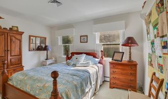 1 E Gate Rd, Danbury, CT 06811