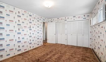 826 SKYLINE Dr, Cheyenne, WY 82009