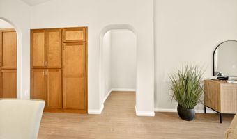 920 Mountain Meadows Cir, Ashland, OR 97520