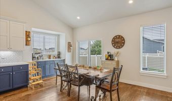 2200 ARROWLEAF Dr, Cheyenne, WY 82007
