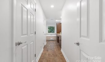 5206 Dunrobin Ln, Charlotte, NC 28226