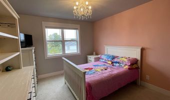 6860 W DESIGN Dr, Appleton, WI 54942