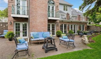 1511 Colleen Ave, Arden Hills, MN 55112