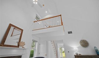 510 Corey Ln, Middletown, RI 02842