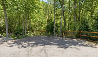 193 Lake Washington Dr, Glocester, RI 02814