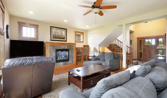 422 Stonegate Ct SW, Altoona, IA 50009