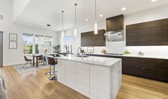 7645 W Hill Rd, Boise, ID 83714