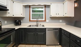 508 Rosemary Ln, Anamosa, IA 52205