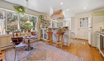 303 Beacon Hill Dr, Cheshire, CT 06410