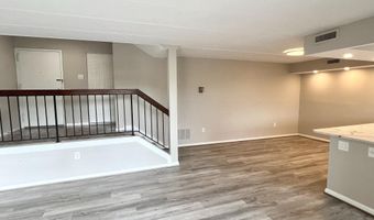 118 ROBERTS Ln 300, Alexandria, VA 22314