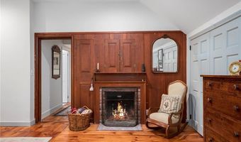 22 Brayton Rd, Smithfield, RI 02917