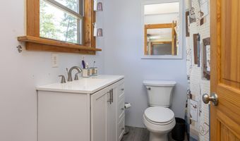 2 Firefly Dr, Baldwin, ME 04091