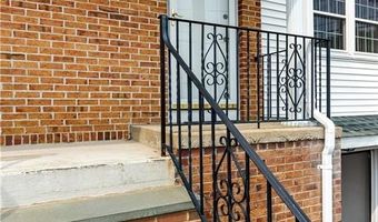 100 Scenery Ln, Johnston, RI 02919