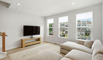 5 Pelham Ln, Bayville, NJ 08721