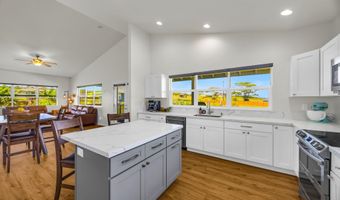 691 Auwaha St A, Haiku, HI 96708