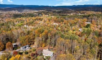 8 Alexander Chapel Dr, Asheville, NC 28804