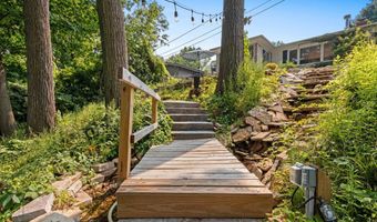 2323 PALISADES Dr, Appleton, WI 54915