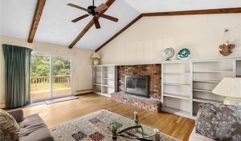20 Adirondack Dr, East Greenwich, RI 02818