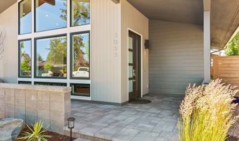 3055 NW Tharp Ave, Bend, OR 97703