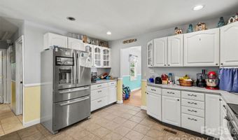 433 Foster Lake Rd, Blacksburg, SC 29702