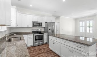 939 Old Stagecoach Rd, Camden, SC 29020