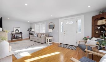 14 Hulls Ct, Jamestown, RI 02835