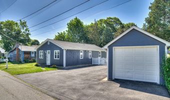 33 Spruce Ln, Bristol, RI 02809