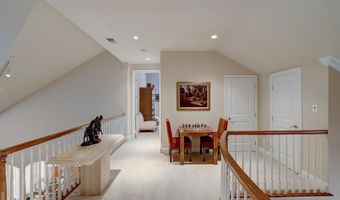 4744 34TH St N, Arlington, VA 22207