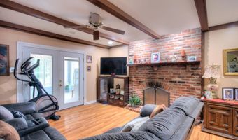 2 CLARK Dr, Barrington, NJ 08007