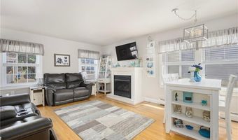13 Vaughan Ave, Newport, RI 02840