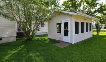 138 Church St, Belford, NJ 07718