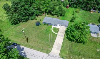 794 Robinhood Dr, Aurora, OH 44202