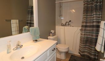 381 Woodside Ct, Batesville, IN 47006