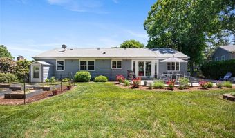 71 Primrose Hill Rd, Barrington, RI 02806