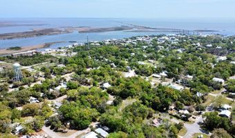 87 Martin Luther King Jr Blvd, Apalachicola, FL 32320