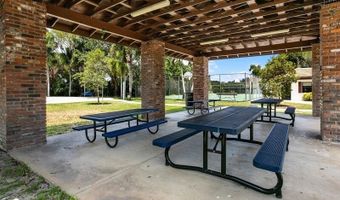 7 Atrium Cir D, Atlantis, FL 33462