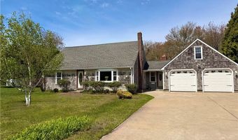 6 Lakewood Dr, Narragansett, RI 02882