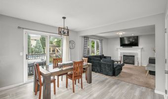 1107 Rosewood Dr, Altoona, IA 50009