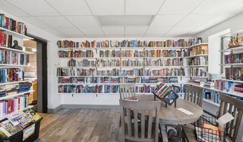 3 Queens Rd 211, Attleboro, MA 02703