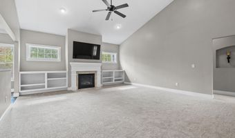5730 Summerset Woods Dr, Alto, MI 49302