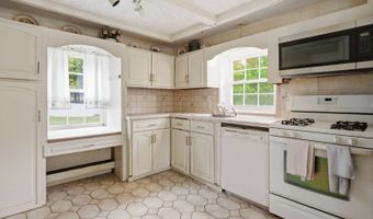7 Page Rd, Bedford, MA 01730