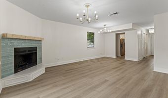 798 MAIN St, Atlantic Beach, FL 32233