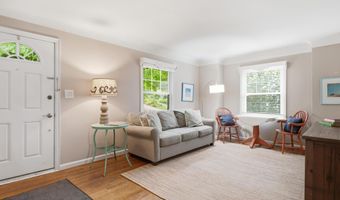 2104 Arborview Blvd, Ann Arbor, MI 48103