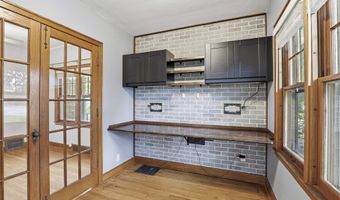 821 S WEIMAR St, Appleton, WI 54915