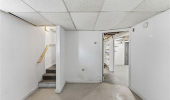 10 Woburn St, Cranston, RI 02910