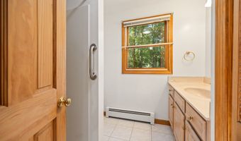7 Stephens Ct, Clinton, CT 06413